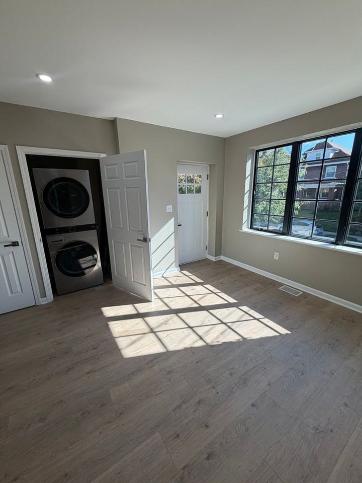246 S Evaline St - Photo 4 of 20