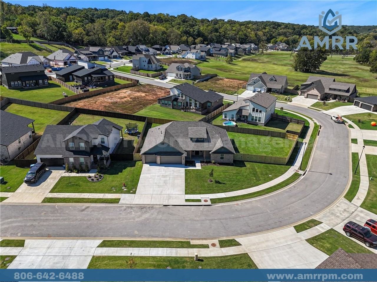 2612 Fairway Cir - Photo 4 of 32