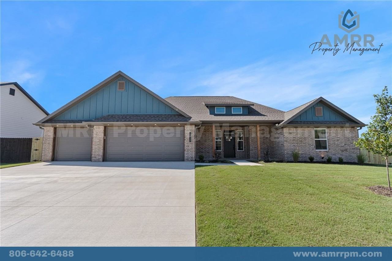 2612 Fairway Cir - Photo 2 of 32
