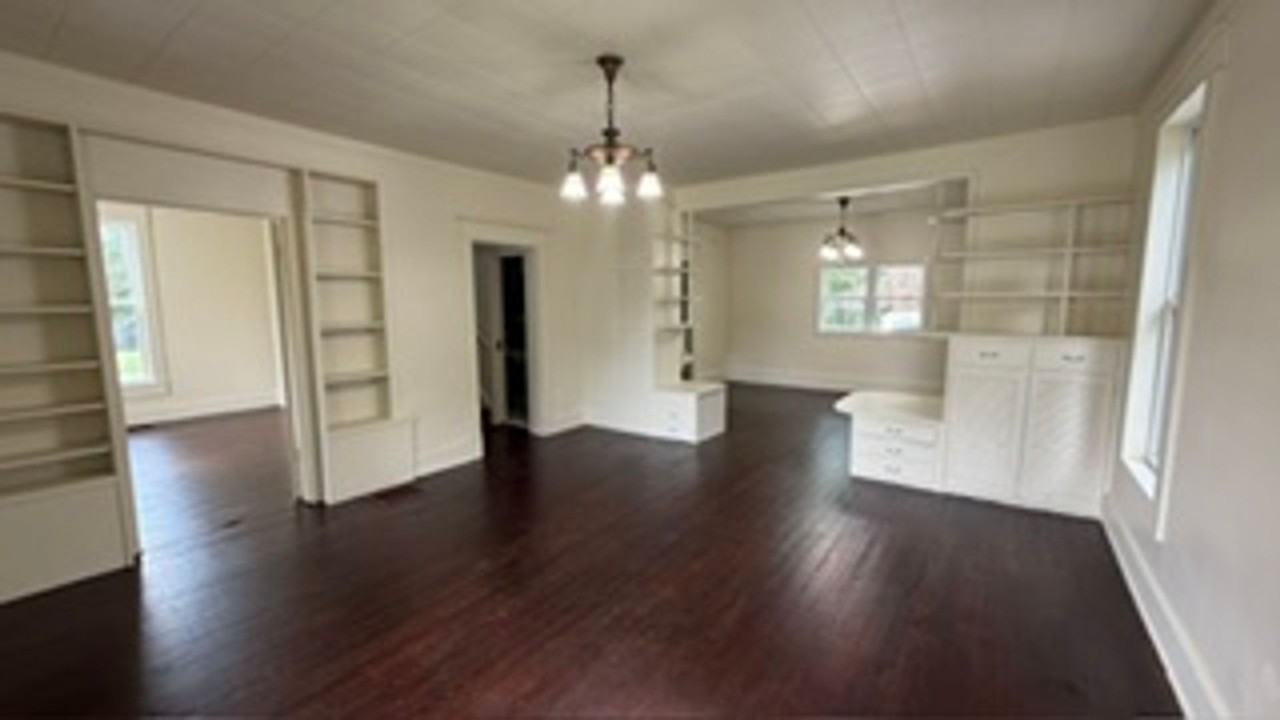 208 N River Rd - Photo 3 of 18