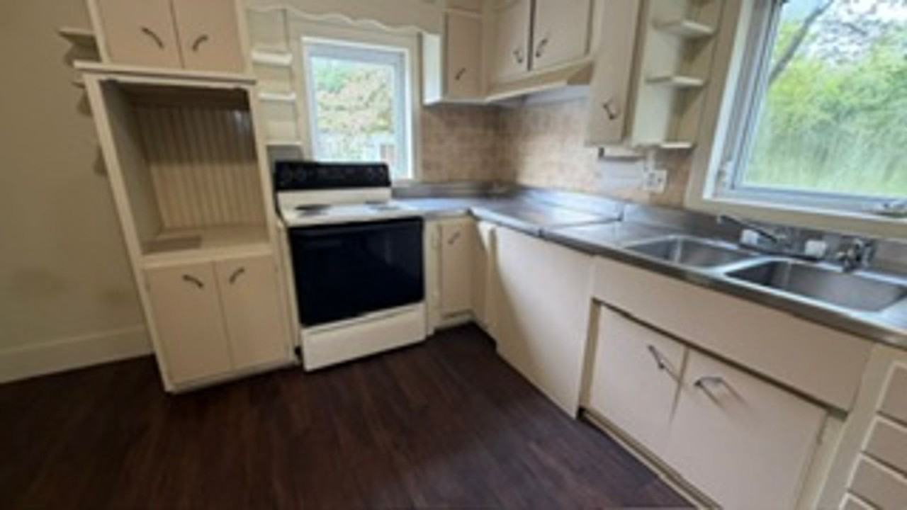 208 N River Rd - Photo 6 of 18
