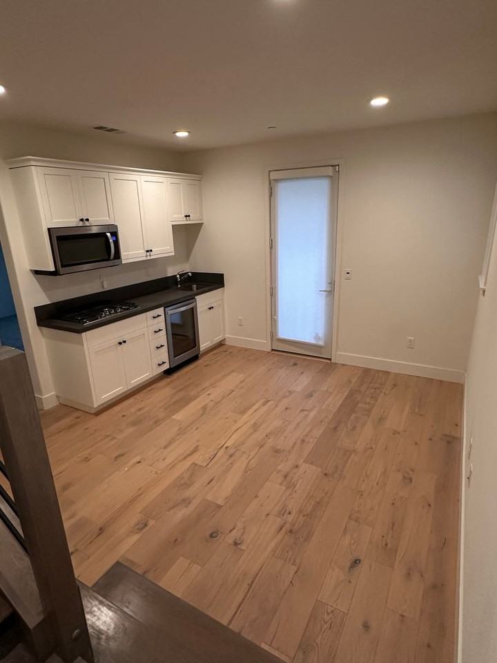 156 Harvest St - Photo 4 of 34