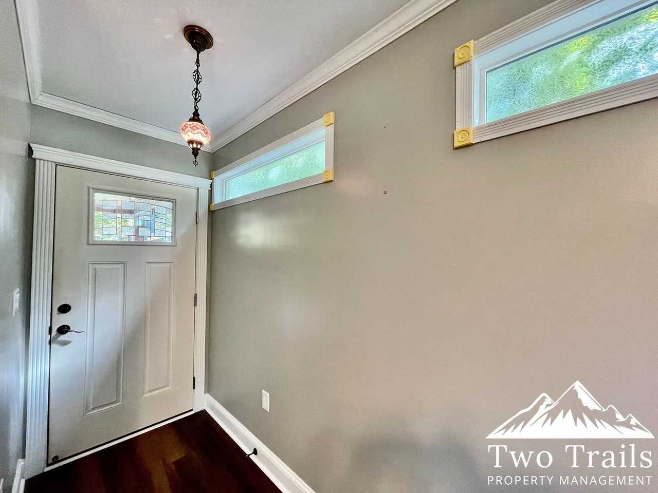 1614 Ridgewood Blvd - Photo 2 of 12