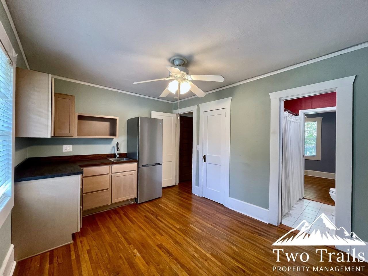 1614 Ridgewood Blvd - Photo 6 of 12