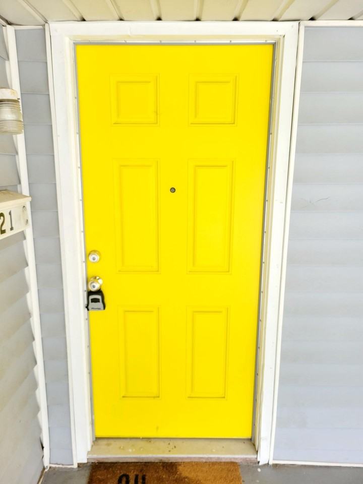 821 Grace Ave - Photo 3 of 23