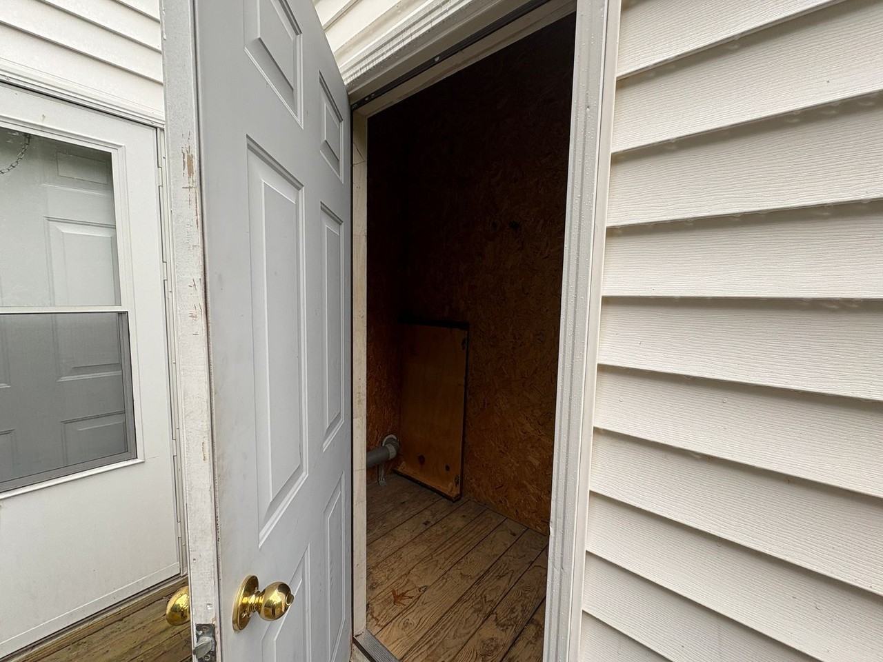 415 Janie Ln - Photo 3 of 25
