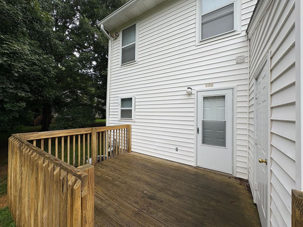 415 Janie Ln - Photo 4 of 25