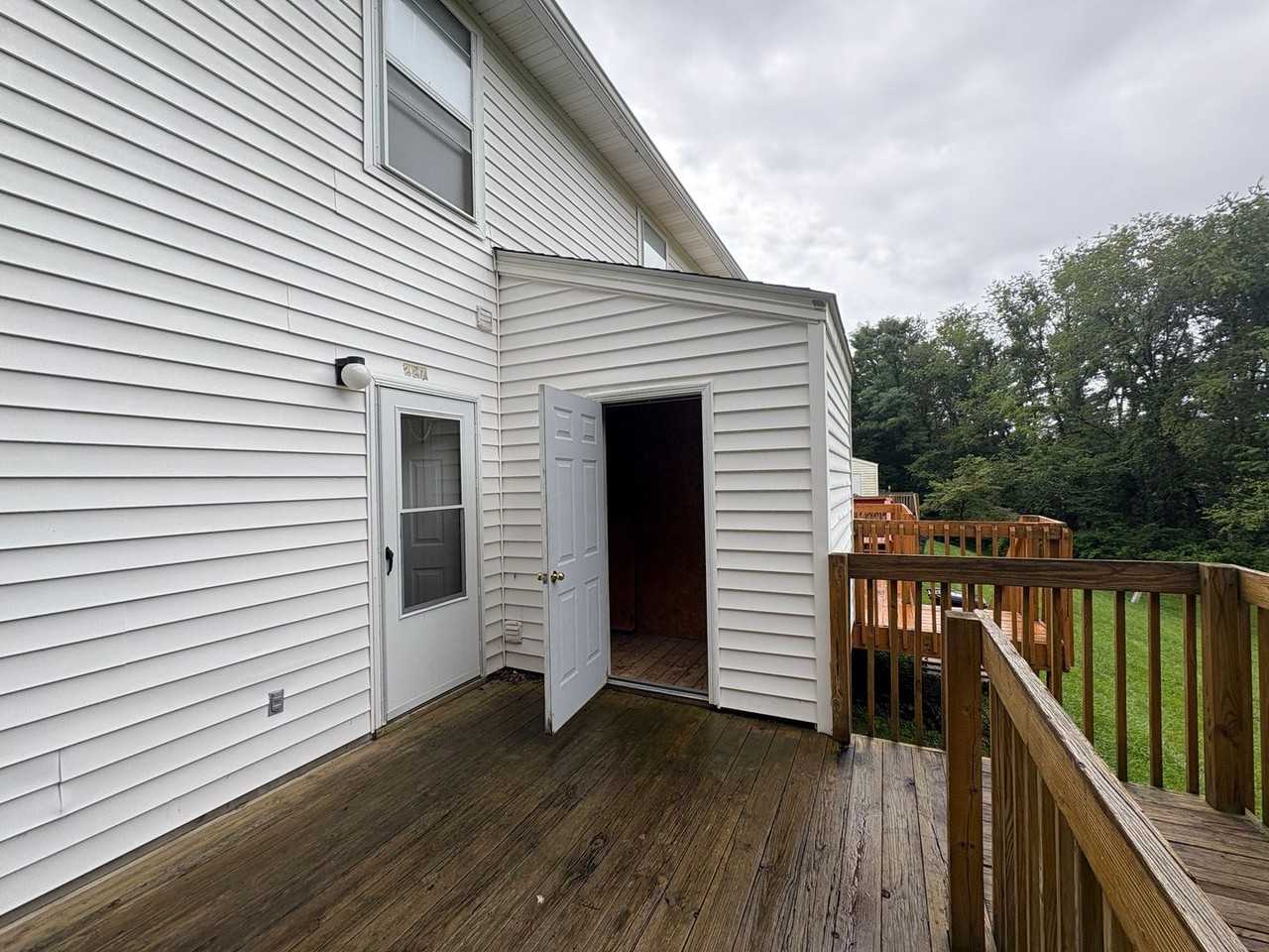415 Janie Ln - Photo 7 of 25