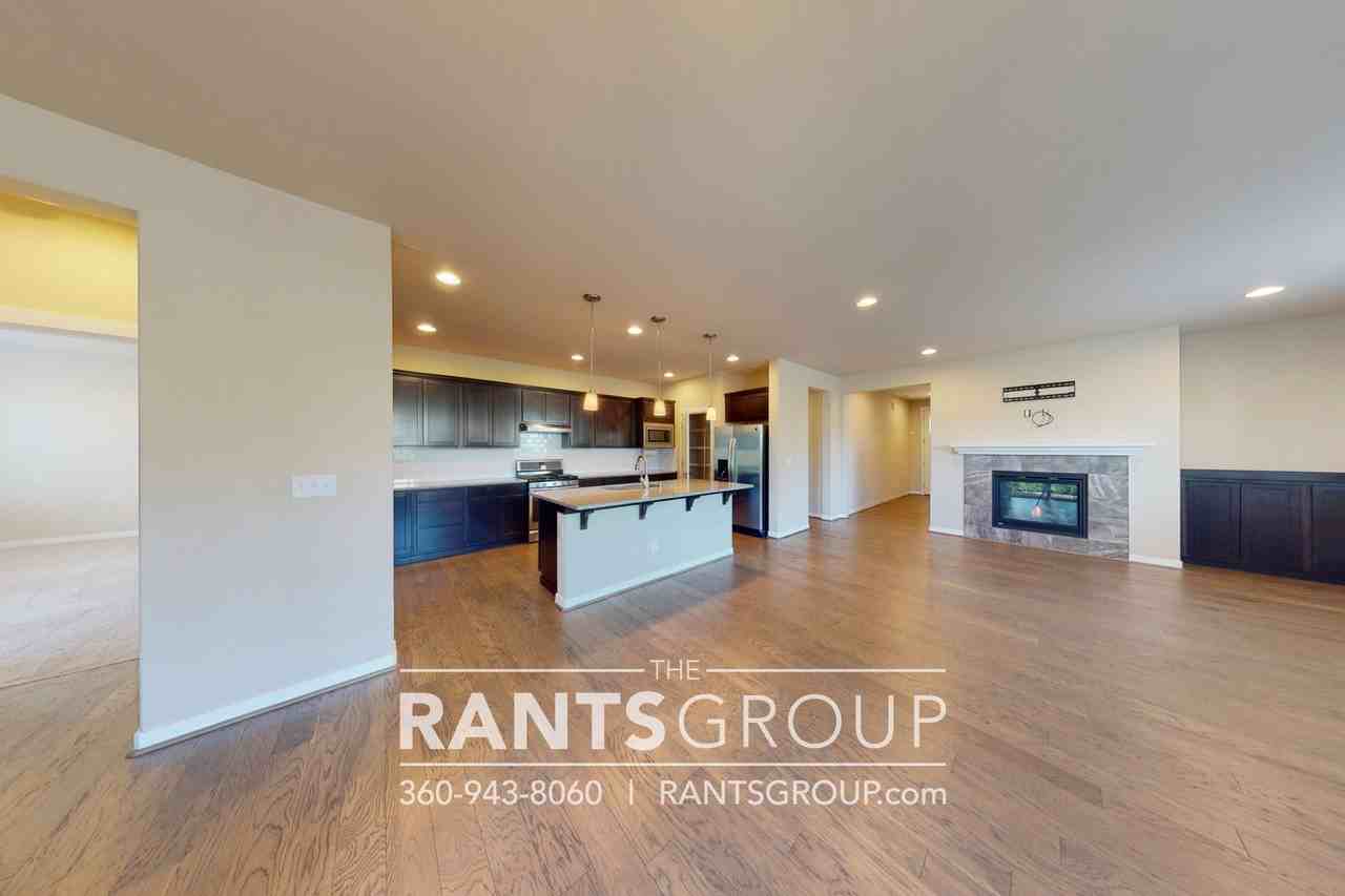 9102 Silverspot Dr Se - Photo 5 of 37