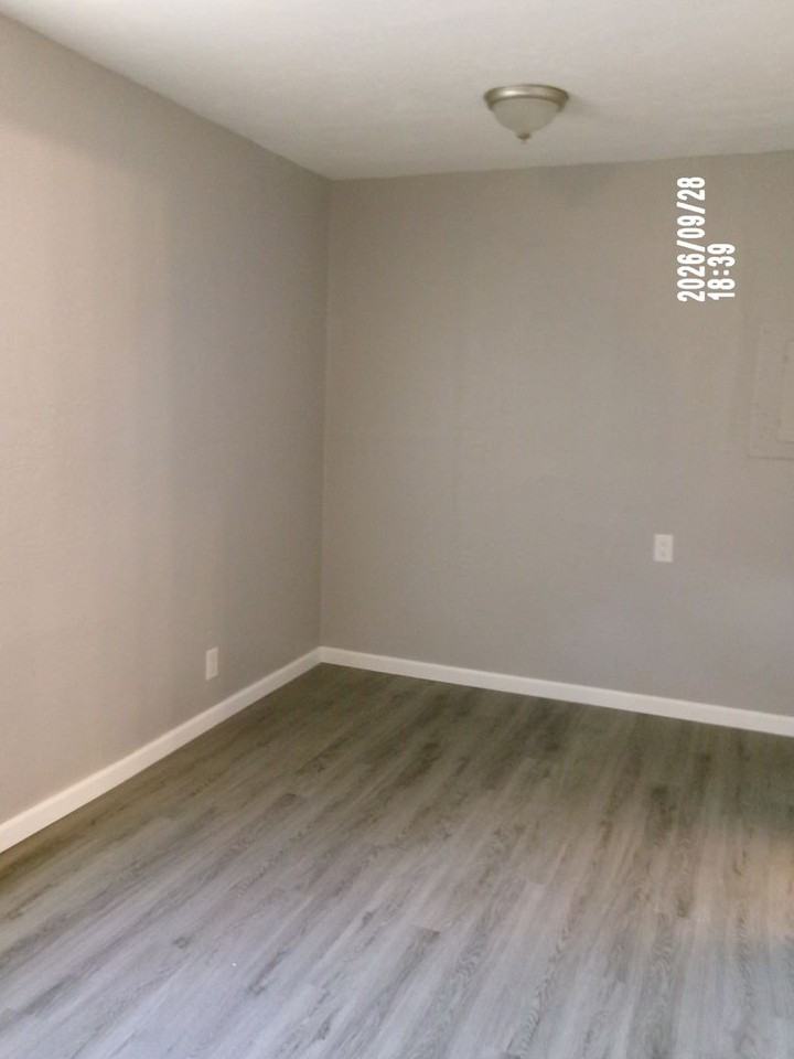 1413 1413 1/2 Ave Columbia Ave - Photo 3 of 18