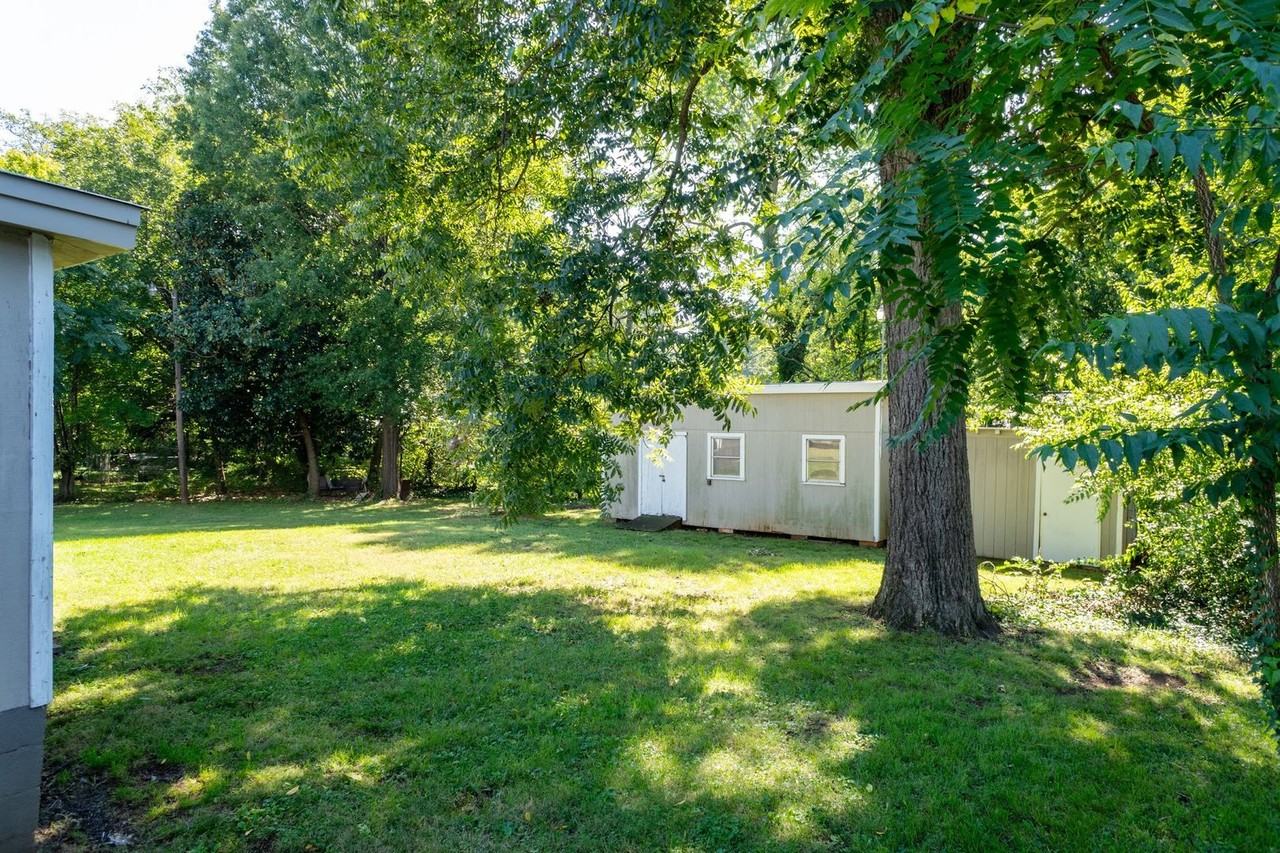 105 Edna St - Photo 6 of 28