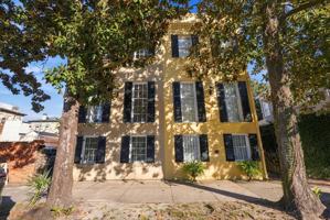 featured image of 512 Barnard St