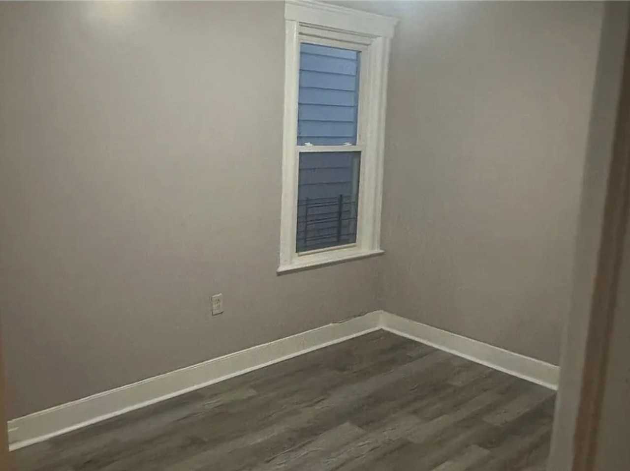 315 Glenwood Ave - Photo 3 of 11