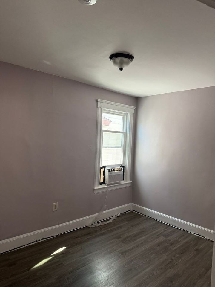 315 Glenwood Ave - Photo 7 of 11