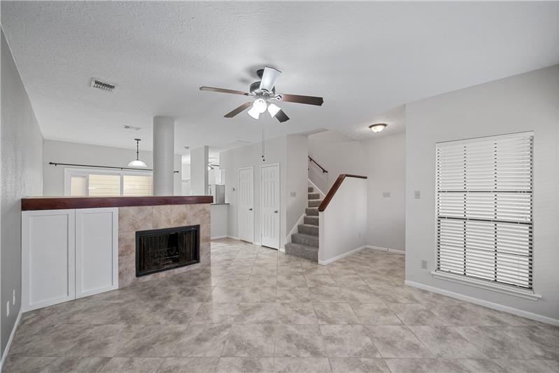 734 Country Place Dr #D - Photo 3 of 36
