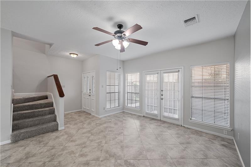 734 Country Place Dr #D - Photo 4 of 36