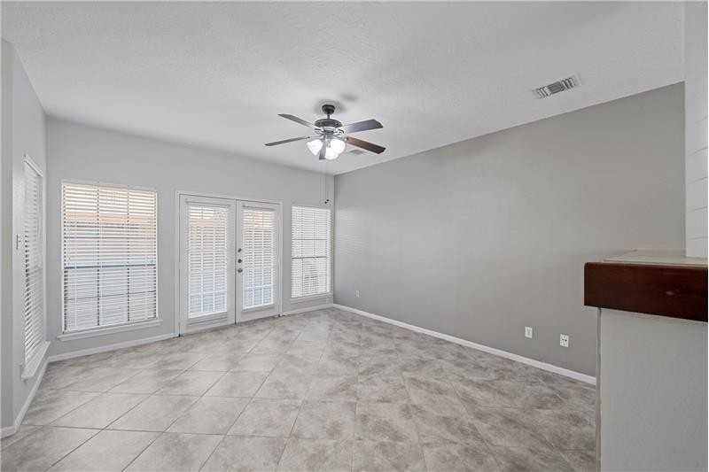 734 Country Place Dr #D - Photo 5 of 36
