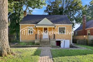 featured image of 2405 Golf Dr