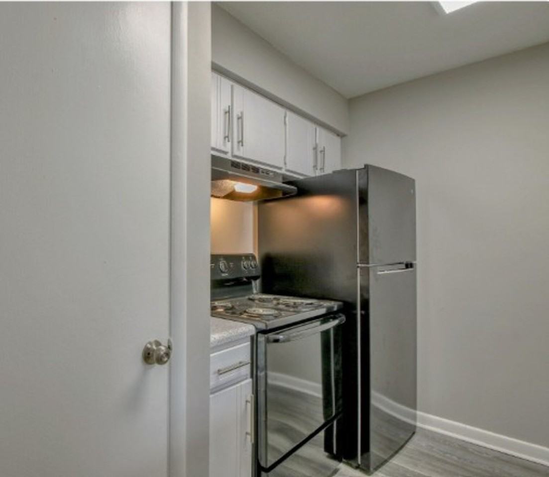 Breckenridge Apartments - Photo 6 of 7