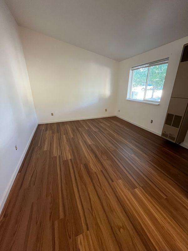 388 Prescott St - Photo 6 of 7