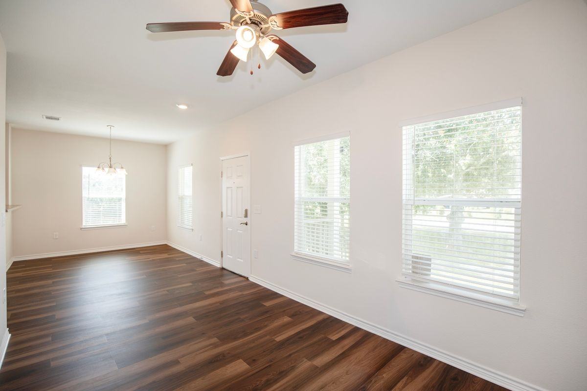 1125 Lake Rd - Photo 2 of 7