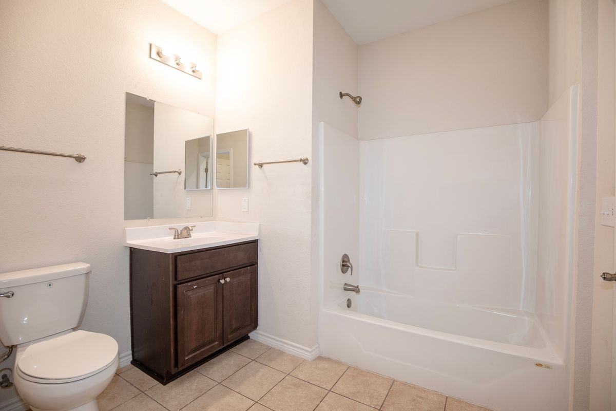 1125 Lake Rd - Photo 4 of 7