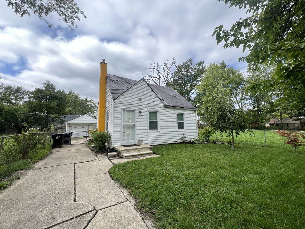 5759 Radnor St - Photo 2 of 13