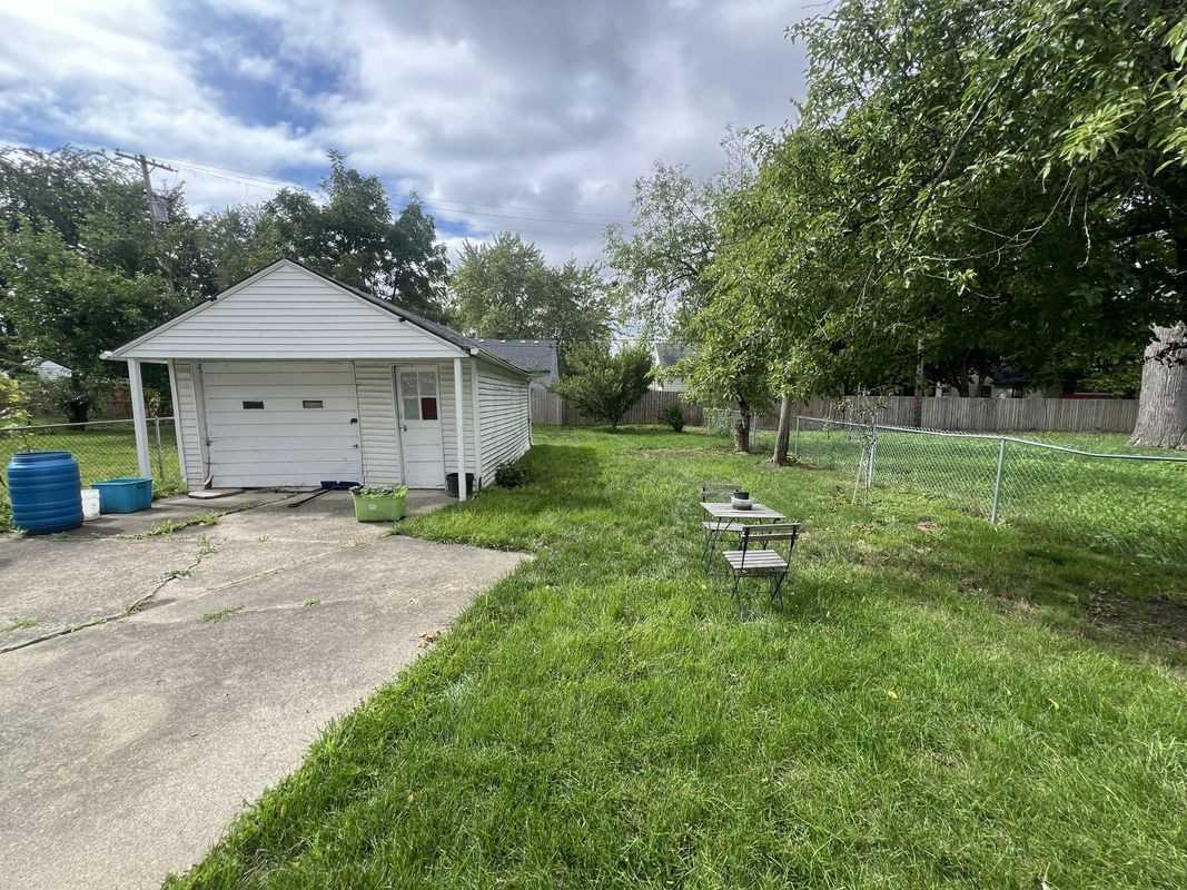 5759 Radnor St - Photo 4 of 13