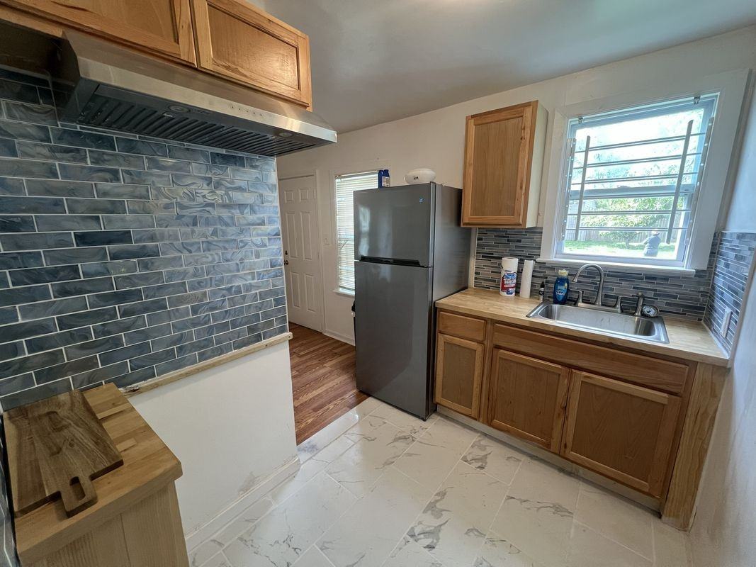 5759 Radnor St - Photo 7 of 13
