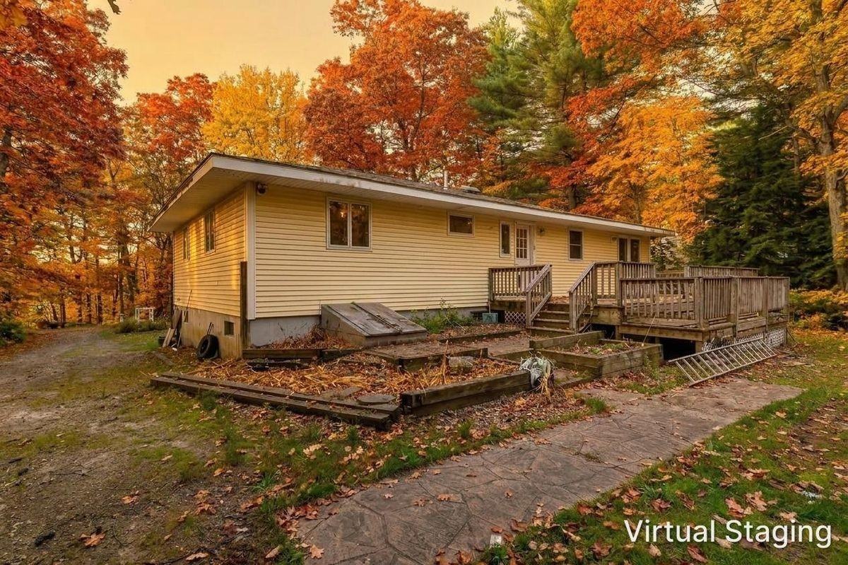 48 Mary Ann Ave - Photo 4 of 32