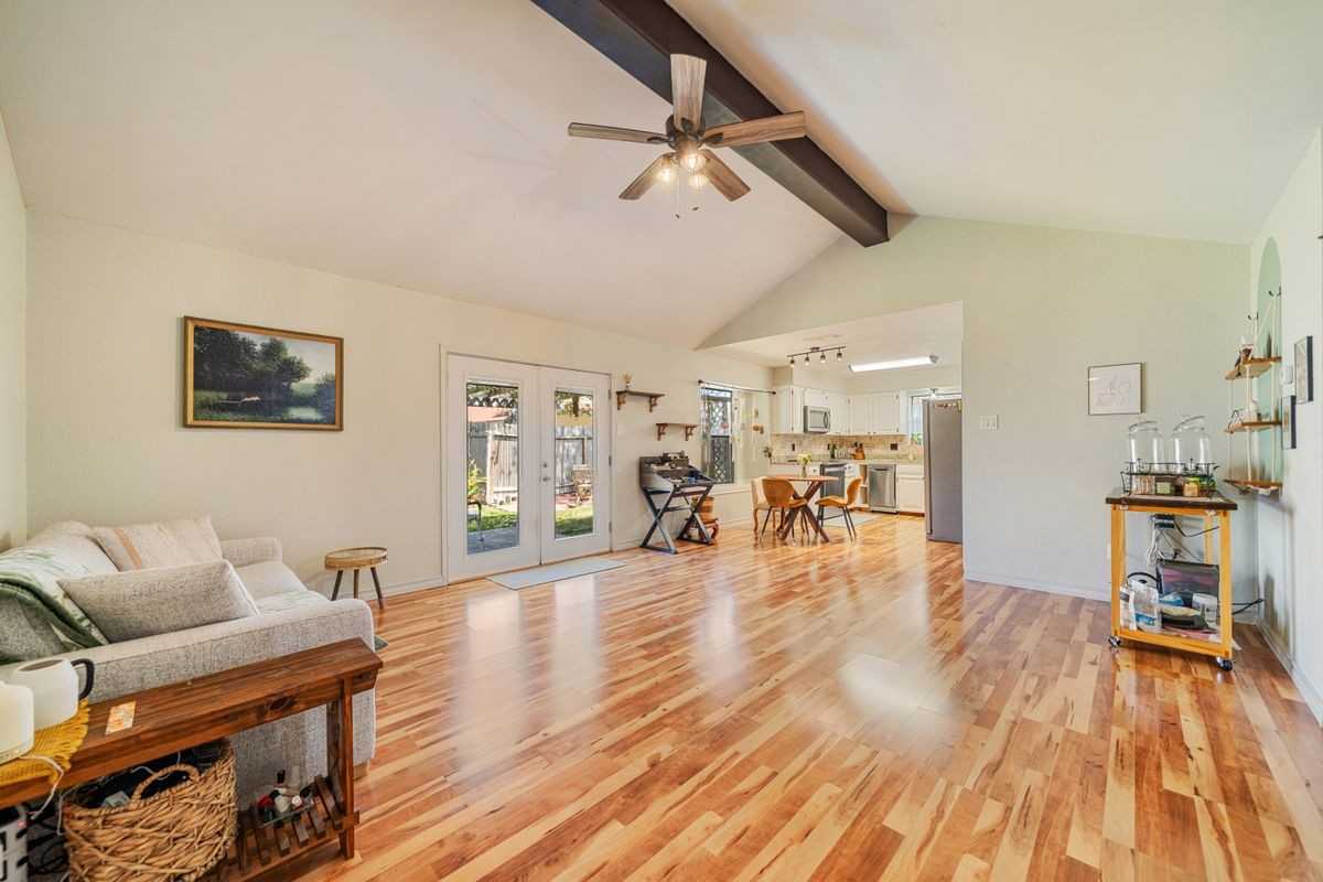 2825 W Mount Dr - Photo 3 of 4