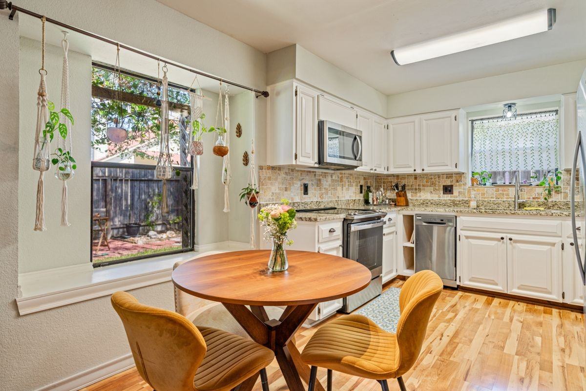 2825 W Mount Dr - Photo 4 of 4