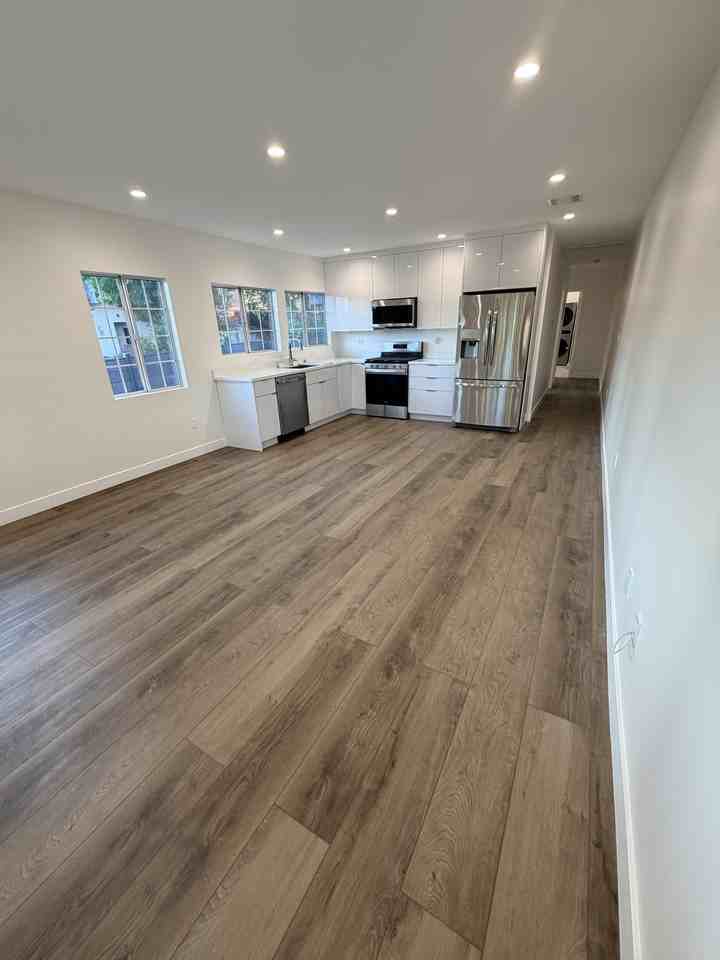 725 W California Ave - Photo 2 of 12