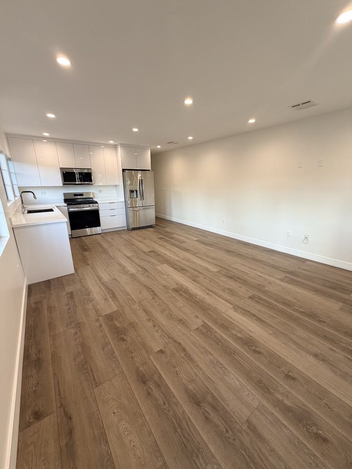 725 W California Ave - Photo 4 of 12