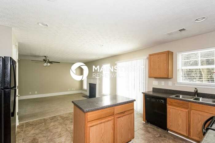 4526 Parkway Cir - Photo 5 of 14