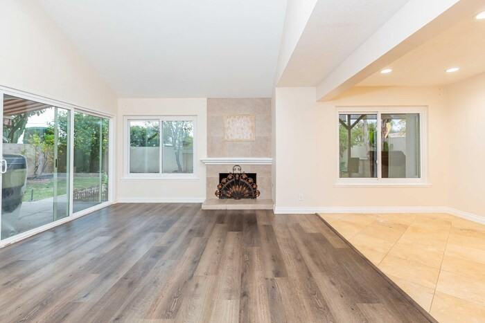 1149 Coventry Ct - Photo 4 of 32