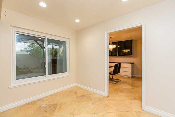 1149 Coventry Ct - Photo 7 of 32
