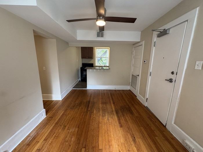 1217 Colonial Ave #B3 - Photo 4 of 32