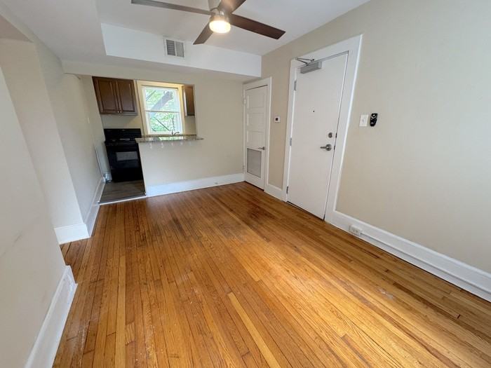 1217 Colonial Ave #B3 - Photo 5 of 32