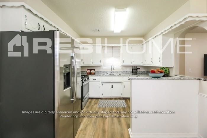 1032 Sw 2nd St - Photo 3 of 18
