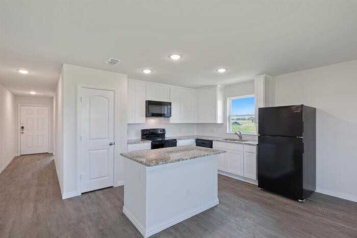2716 Lenway St - Photo 2 of 20
