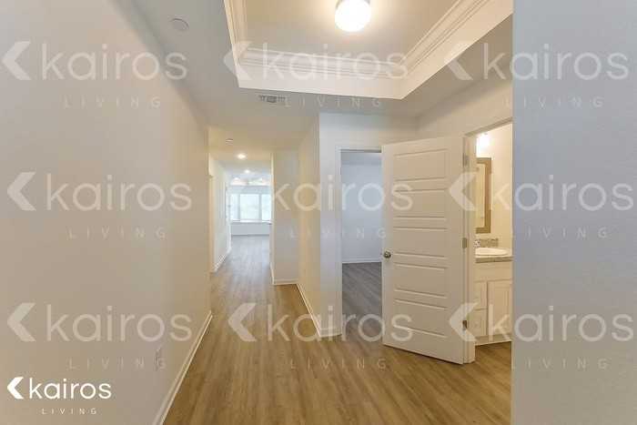 11466 Camden Court Cir - Photo 2 of 21