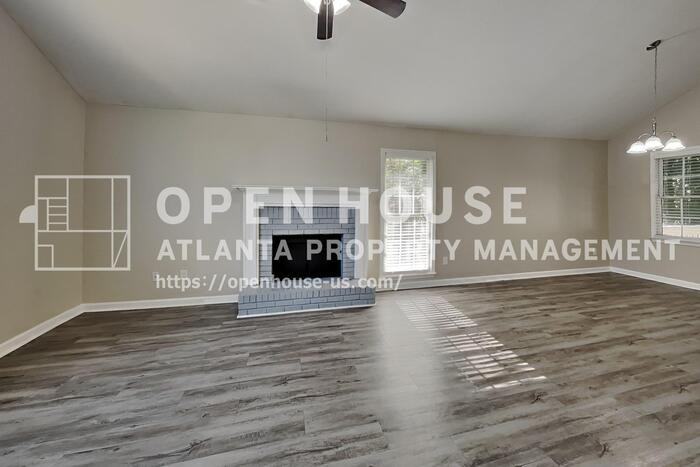 145 Loxley Ct - Photo 5 of 23