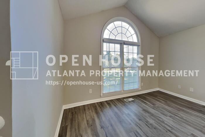 145 Loxley Ct - Photo 6 of 23