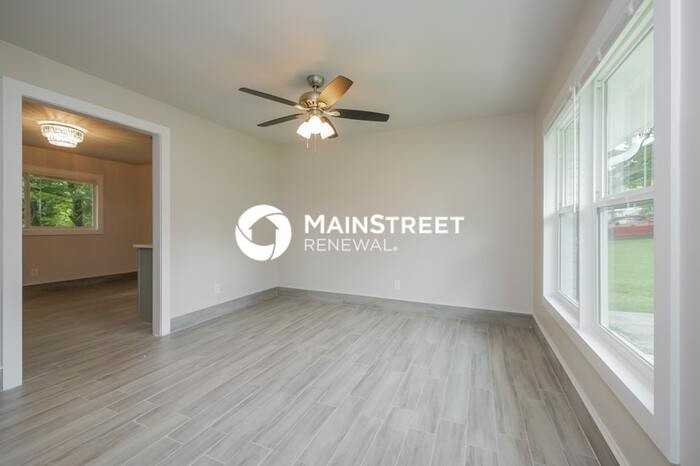 8335 Marlborough Dr - Photo 2 of 16
