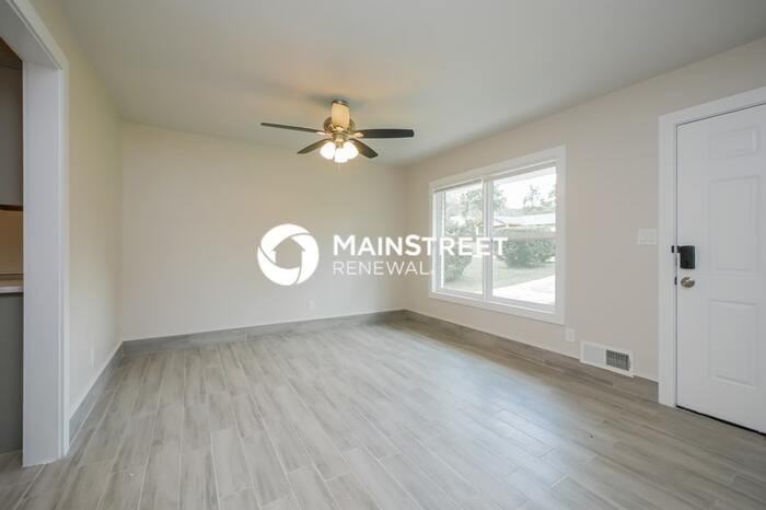 8335 Marlborough Dr - Photo 3 of 16
