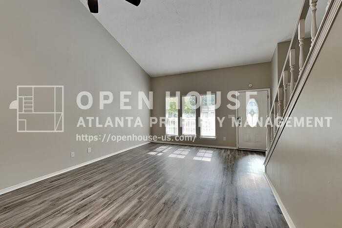 5025 Bent Creek Ct - Photo 4 of 22