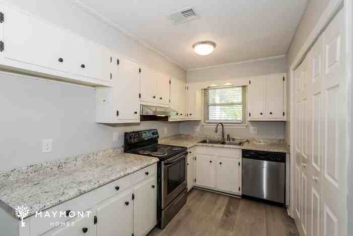 304 E Wynngate Dr - Photo 6 of 12