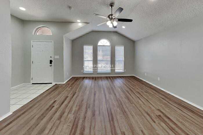 6102 Brookfall Dr - Photo 5 of 21