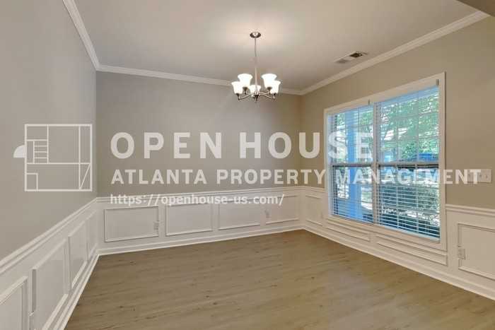 1631 Hedington Ct - Photo 4 of 20